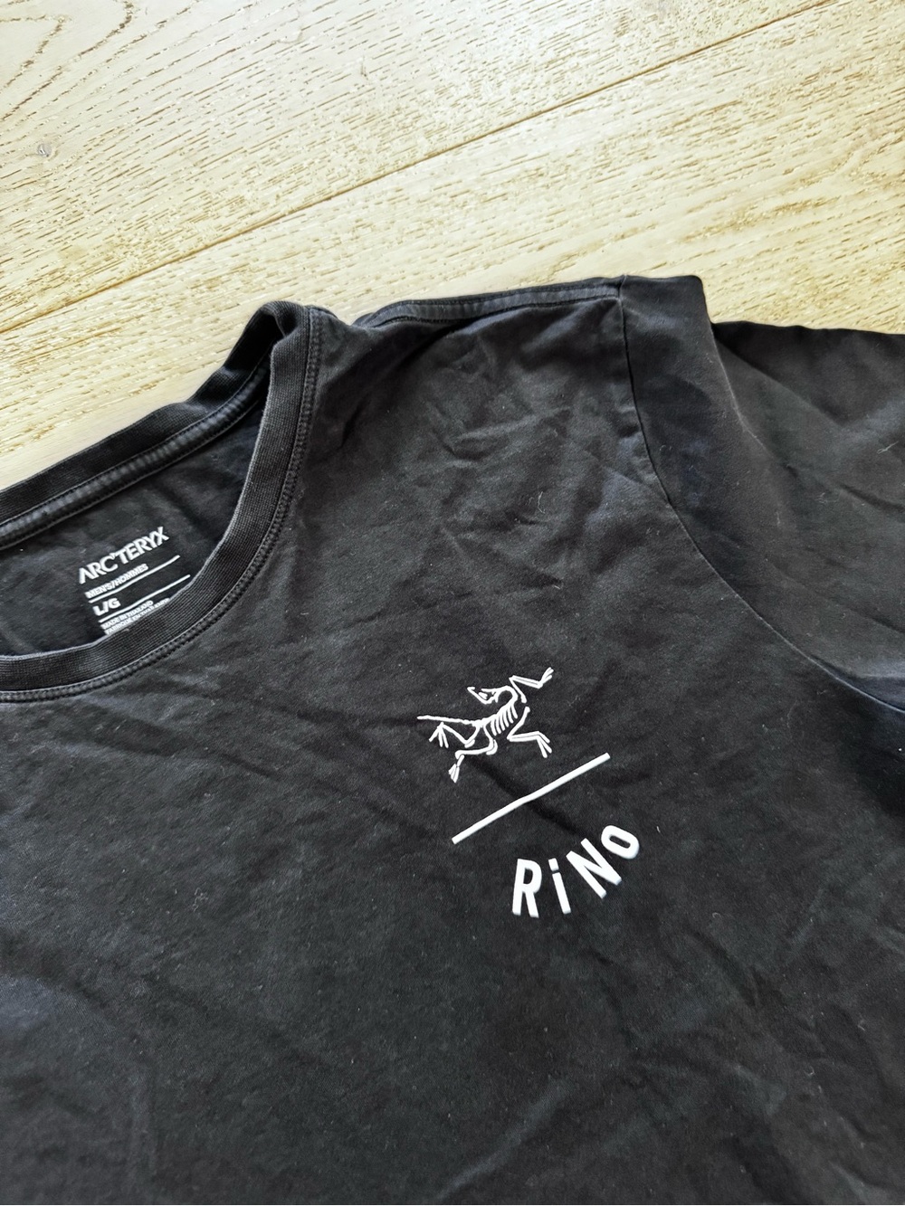 Arc'teryx Black Short-Sleeve Crew Neck Tee with Logo RINO - Picture 3 of 5